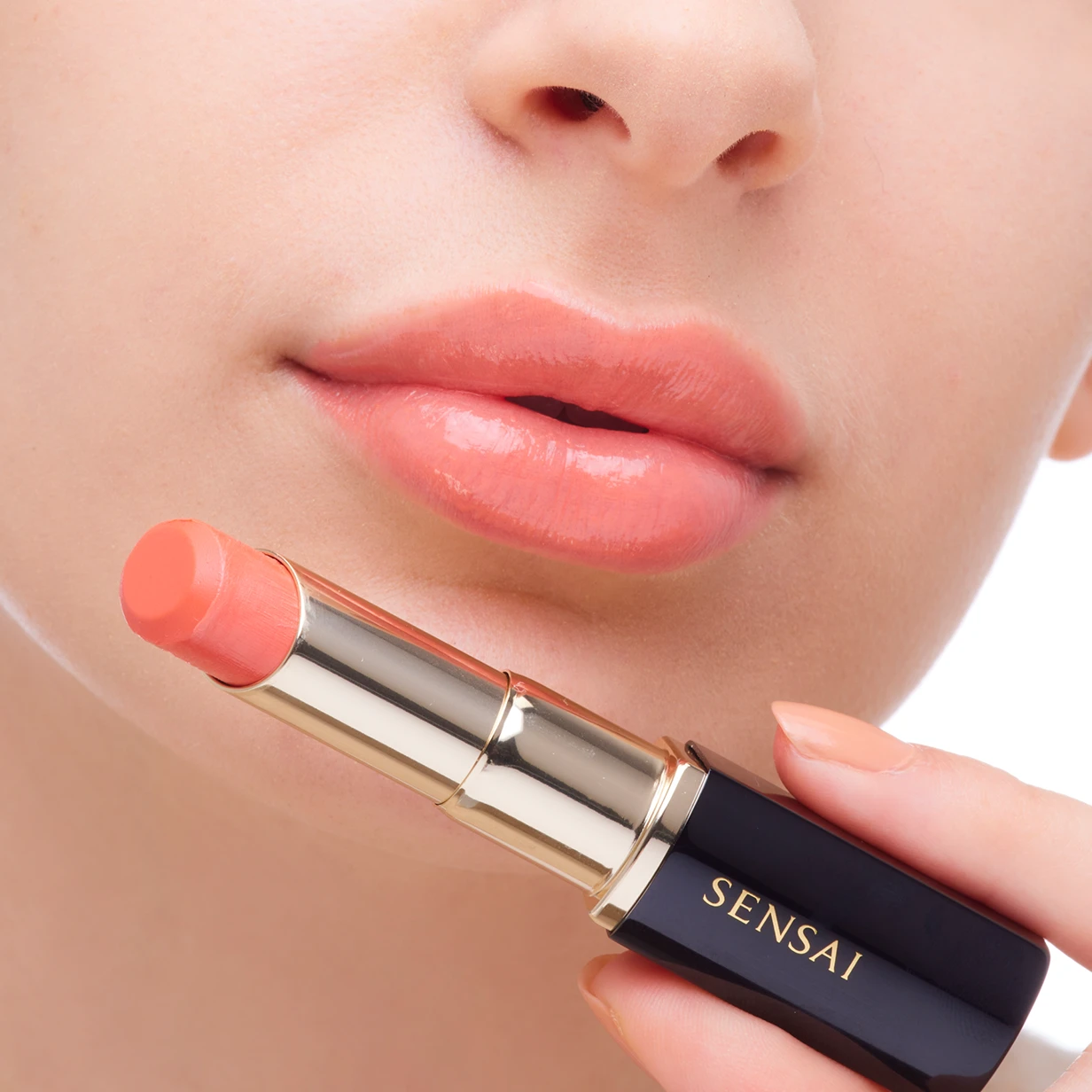 SENSAI Lasting Plump Lipstick (Refill) LP05 Light Coral - immagine 4